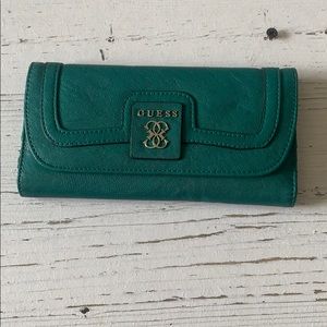 Green wallet guess